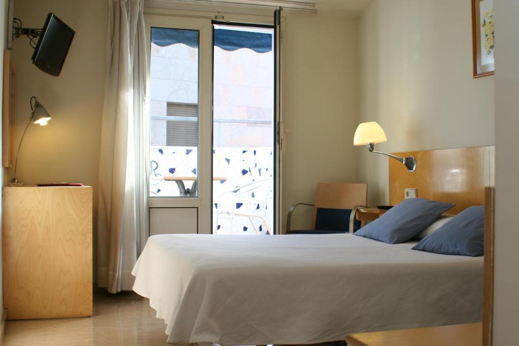 Hotel Rambla Figueres Oda fotoğraf