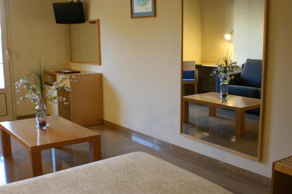 Hotel Rambla Figueres Oda fotoğraf