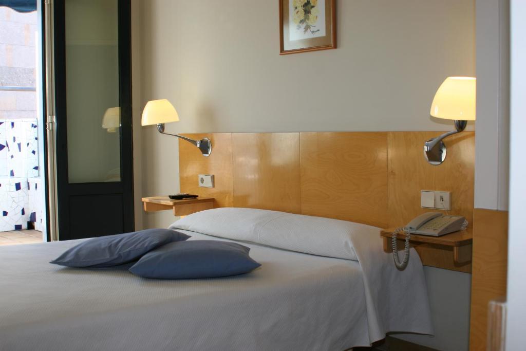 Hotel Rambla Figueres Oda fotoğraf