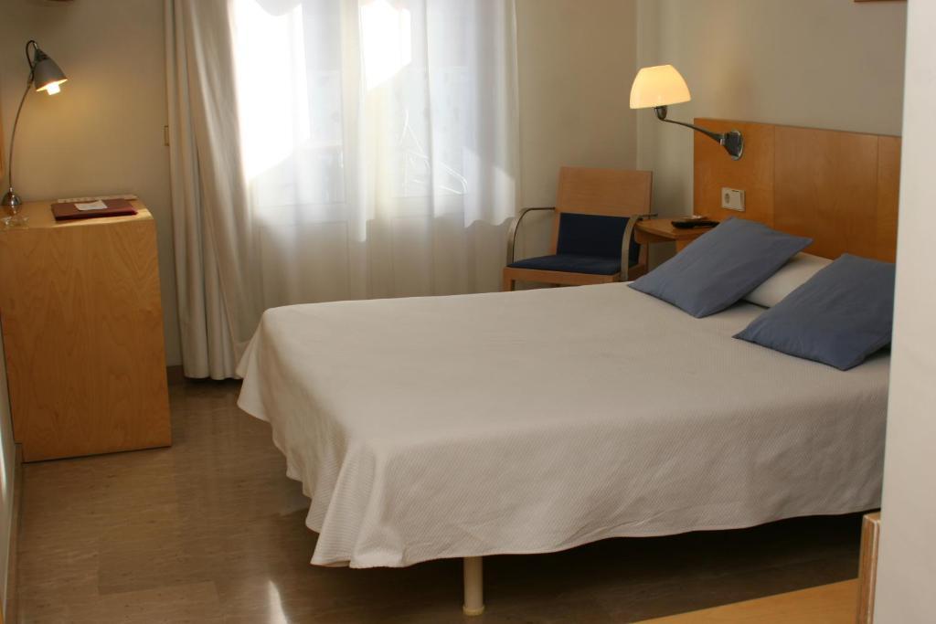 Hotel Rambla Figueres Oda fotoğraf