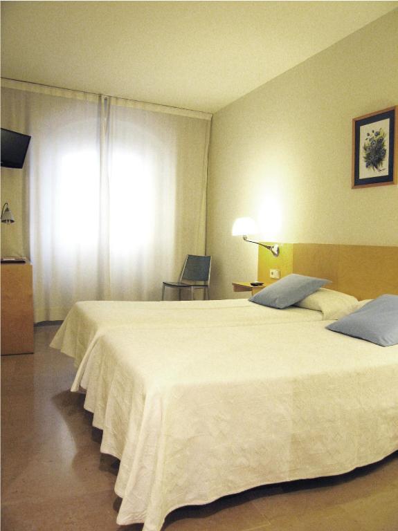 Hotel Rambla Figueres Oda fotoğraf